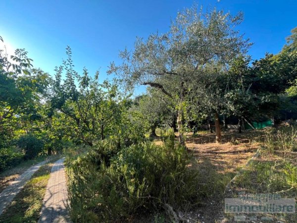 casa indipendente in vendita a Pesaro in zona Candelara