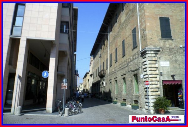 ufficio in vendita a Pesaro in zona Centro Città