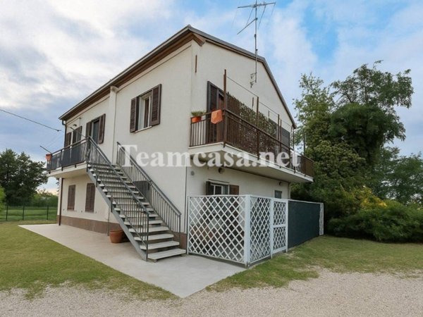 casa indipendente in vendita a Pesaro in zona Villa Fastiggi