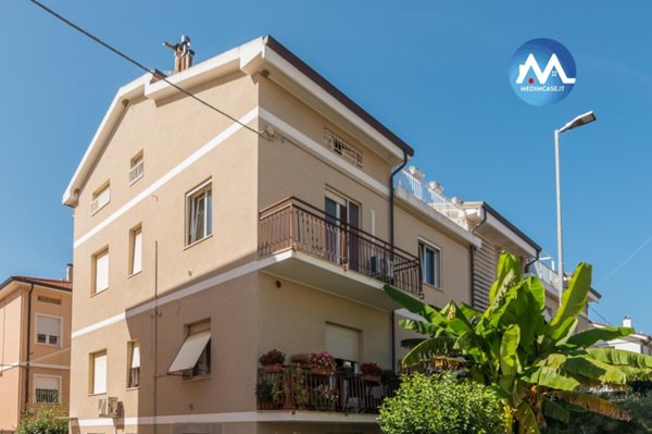 appartamento in vendita a Pesaro in zona Baia Flaminia