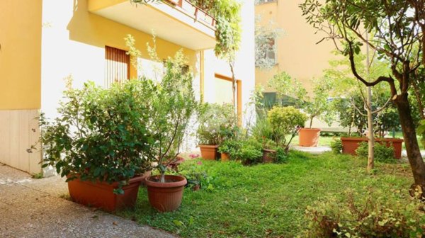 casa indipendente in vendita a Pesaro in zona Loreto