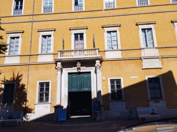 appartamento in vendita a Pesaro in zona Centro Città