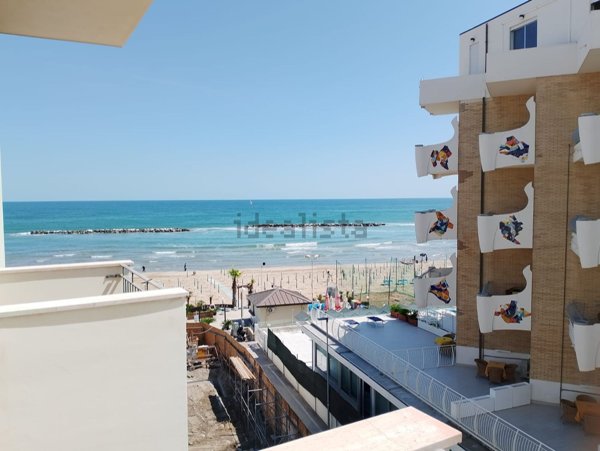 appartamento in vendita a Pesaro in zona Mare