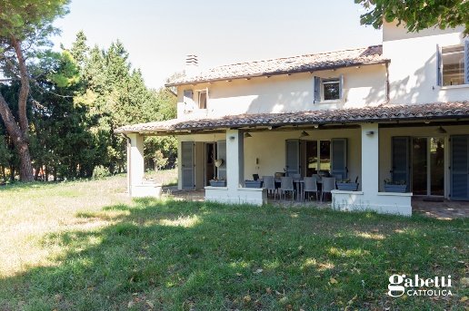 casa indipendente in vendita a Pesaro in zona Fiorenzuola di Focara