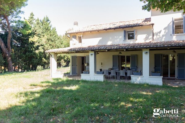 casa indipendente in vendita a Pesaro in zona Fiorenzuola di Focara