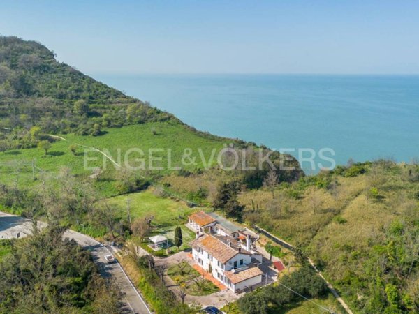casa indipendente in vendita a Pesaro in zona Villa Fastiggi