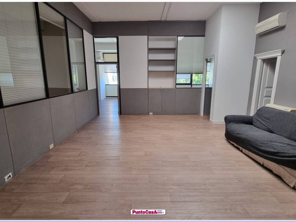 ufficio in vendita a Pesaro in zona San Bartolo