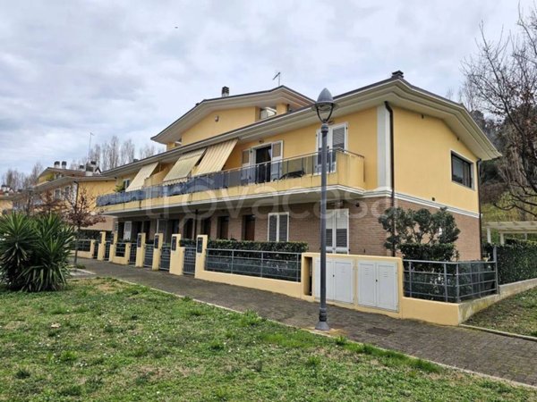 appartamento in vendita a Pesaro in zona Santa Veneranda