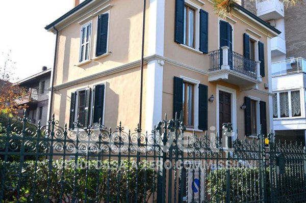 casa indipendente in vendita a Pesaro in zona Mare