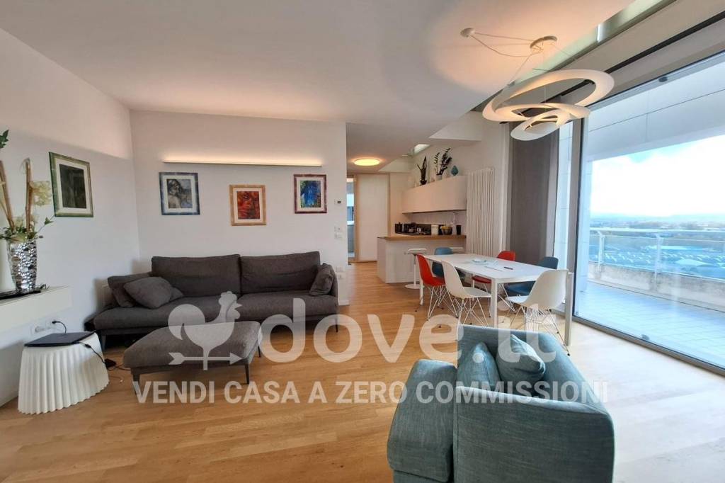 appartamento in vendita a Pesaro in zona Centro Città