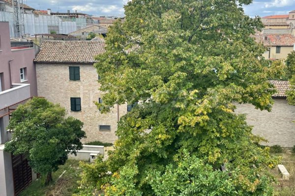 appartamento in vendita a Pesaro in zona Centro Città