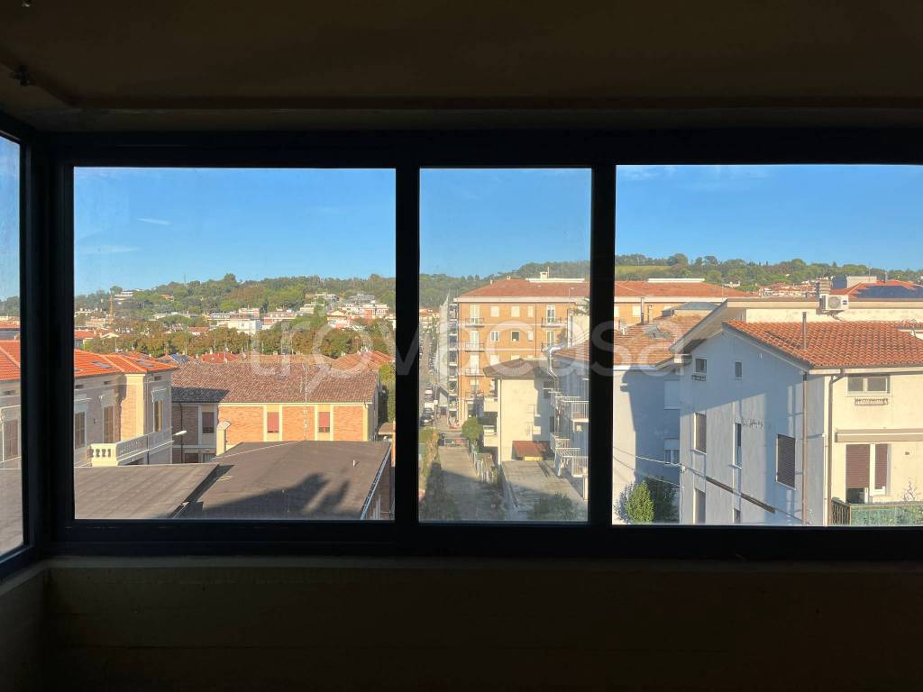 appartamento in vendita a Pesaro in zona Loreto