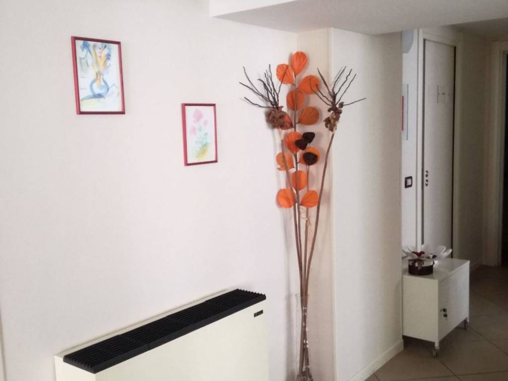 ufficio in vendita a Pesaro in zona Centro Città