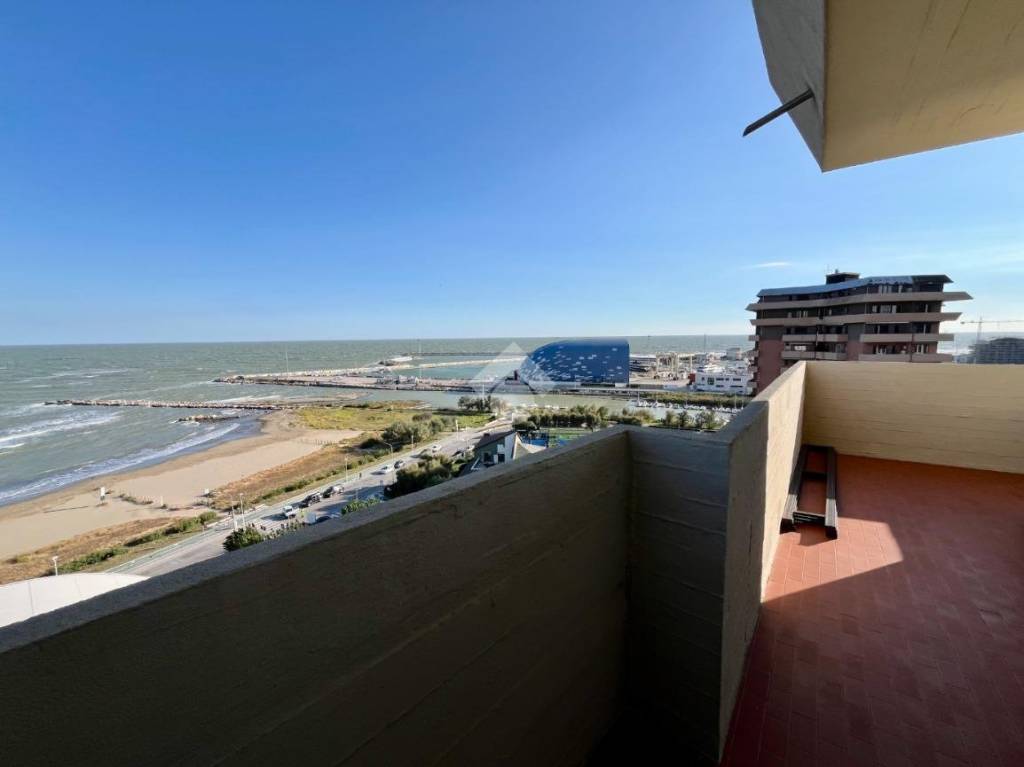 appartamento in vendita a Pesaro in zona Baia Flaminia