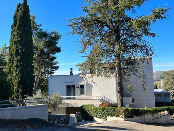 casa indipendente in vendita a Pesaro in zona Cattabrighe