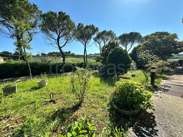 casa indipendente in vendita a Pesaro in zona Candelara