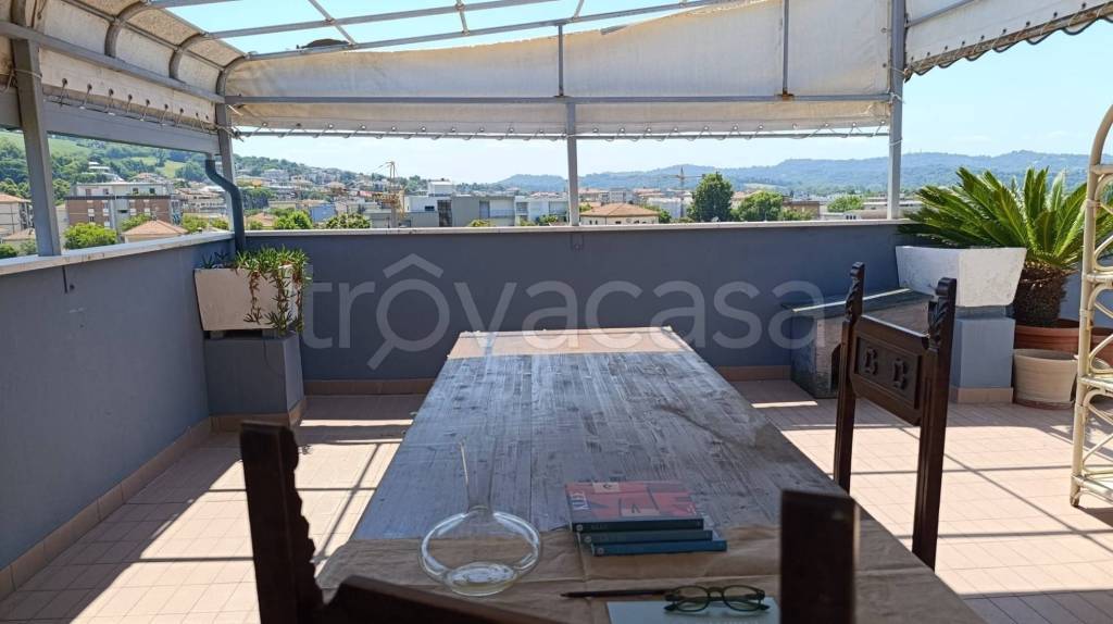 appartamento in vendita a Pesaro in zona Mare