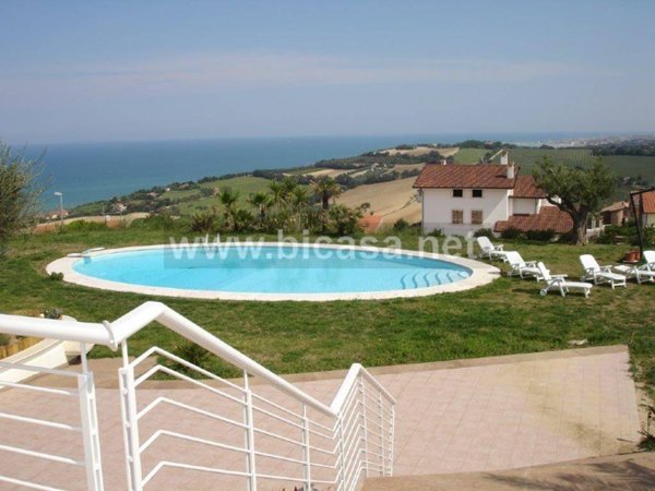 villa in vendita a Pesaro in zona Mare