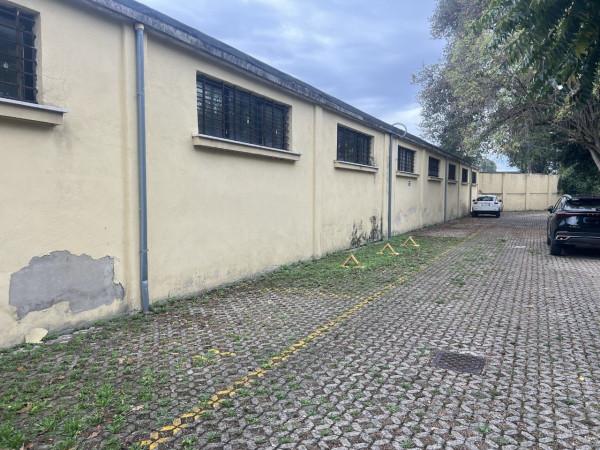 negozio in vendita a Pesaro in zona Centro Città