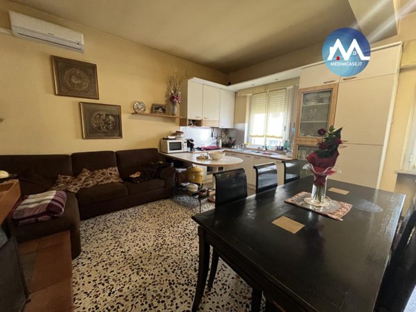 intera palazzina in vendita a Pesaro in zona Centro Città