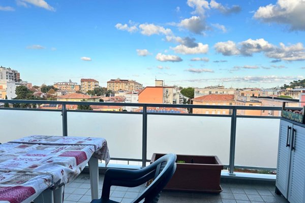 appartamento in vendita a Pesaro in zona Mare