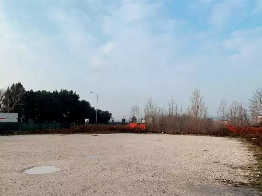 terreno edificabile in vendita a Pesaro