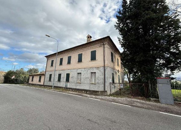 casa indipendente in vendita a Pesaro in zona Ginestreto