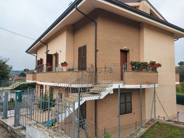 casa indipendente in vendita a Pesaro in zona Santa Maria dell'Arzilla