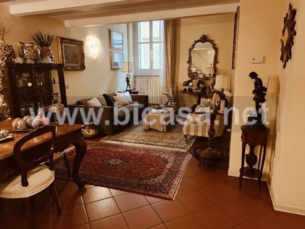 appartamento in vendita a Pesaro in zona Centro Città