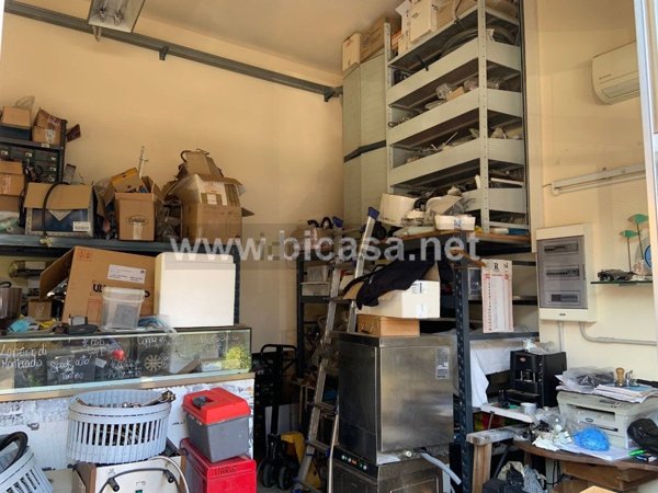 negozio in vendita a Pesaro in zona Loreto