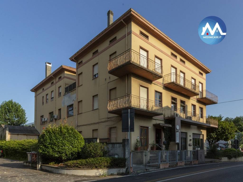 intera palazzina in vendita a Pesaro in zona Soria