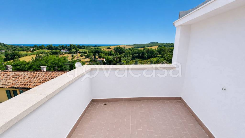 casa indipendente in vendita a Pesaro in zona Trebbiantico