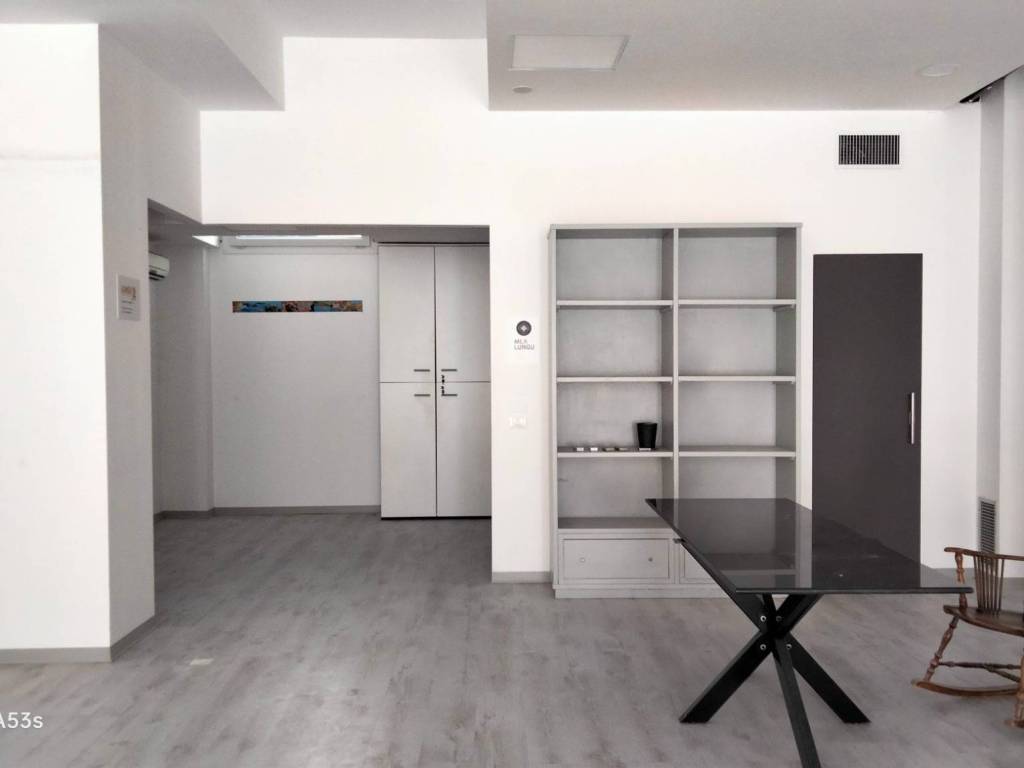 negozio in vendita a Pesaro in zona Pantano