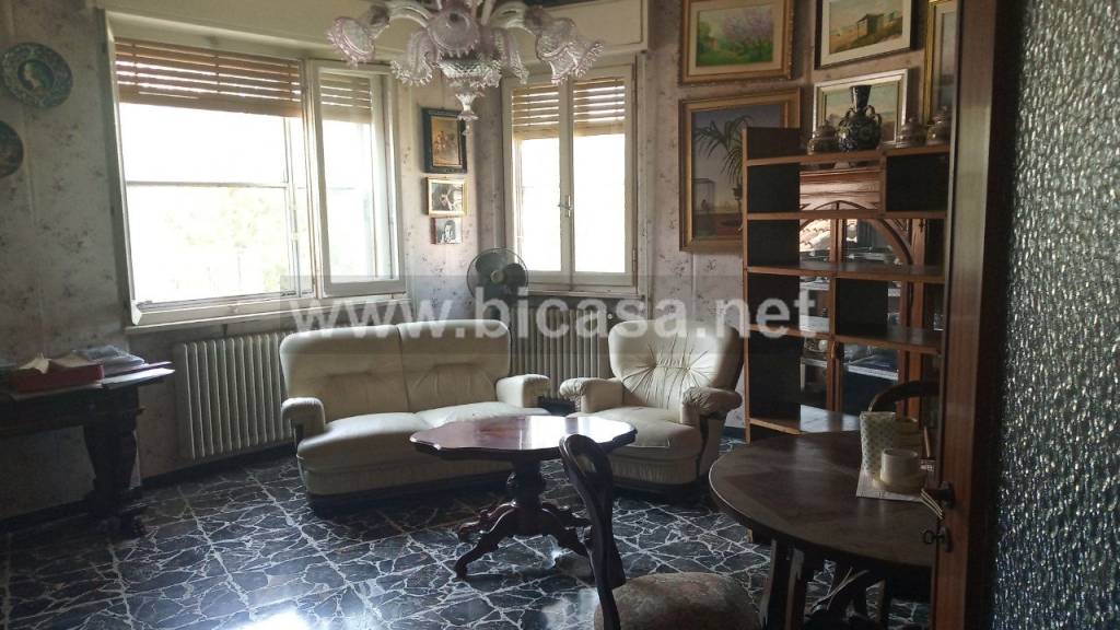 casa indipendente in vendita a Pesaro in zona Mare