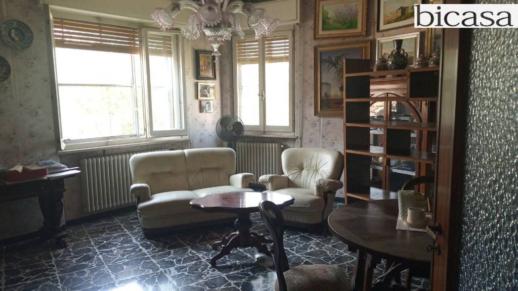 casa indipendente in vendita a Pesaro in zona Centro Città