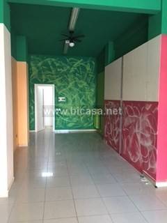 negozio in vendita a Pesaro in zona Pantano