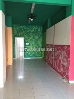 negozio in vendita a Pesaro in zona Pantano