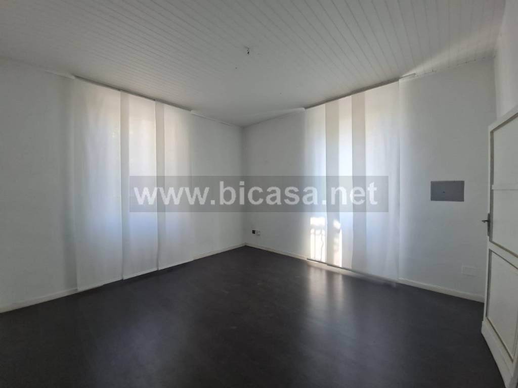 ufficio in vendita a Pesaro in zona Centro Città