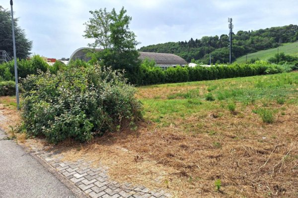 terreno edificabile in vendita a Pesaro in zona Cattabrighe