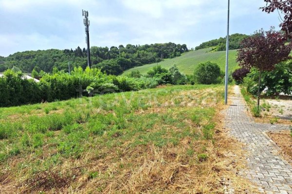 terreno edificabile in vendita a Pesaro in zona Cattabrighe