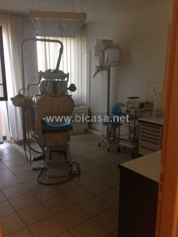 ufficio in vendita a Pesaro
