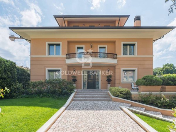 casa indipendente in vendita a Pesaro in zona Centro Città