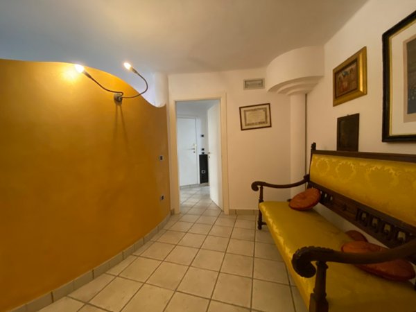 ufficio in vendita a Pesaro in zona Centro Città