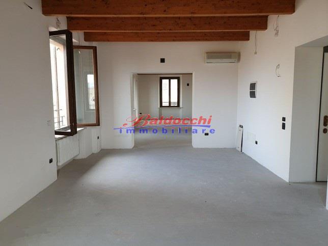 appartamento in vendita a Pesaro in zona Centro Città