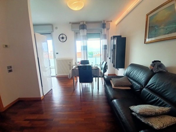 appartamento in vendita a Pesaro in zona Mare