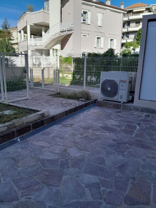 appartamento in vendita a Pesaro in zona Centro Città