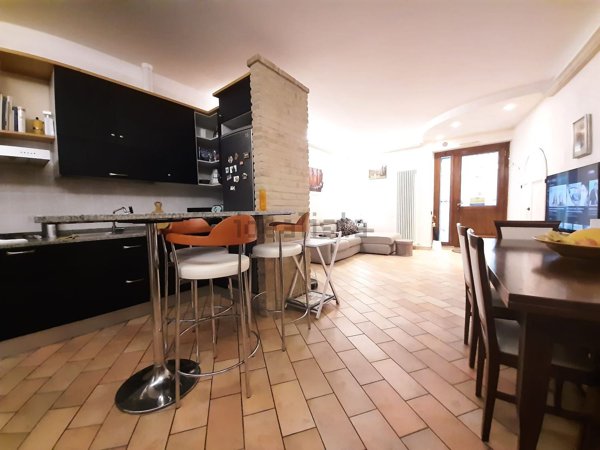 appartamento in vendita a Pesaro in zona Centro Città