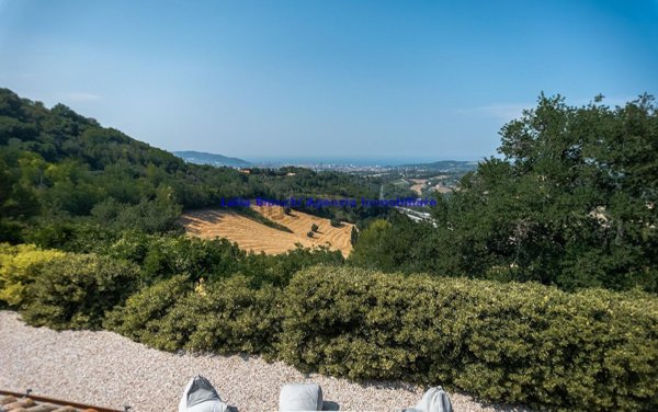 casa indipendente in vendita a Pesaro in zona Novilara