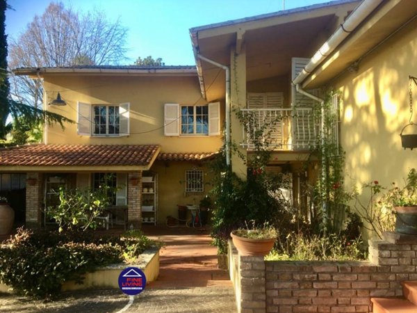 casa indipendente in vendita a Pesaro in zona Case Bruciate