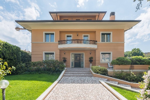 casa indipendente in vendita a Pesaro in zona Centro Città